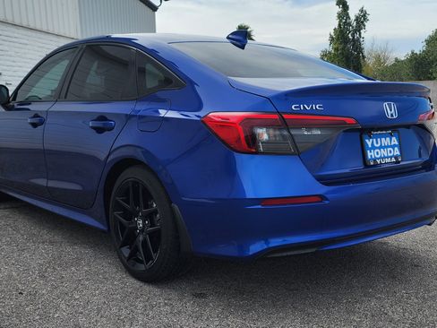 Used 2023 Honda Civic Sport image 6
