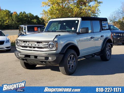 Used 2023 Ford Bronco Big Bend image 2