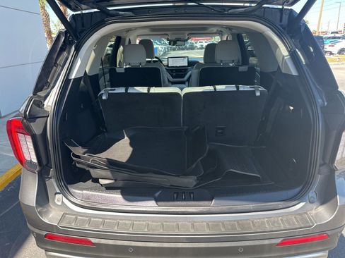 Certified 2025 Ford Explorer Platinum w/ Ultimate Package AWD/4WD image 15