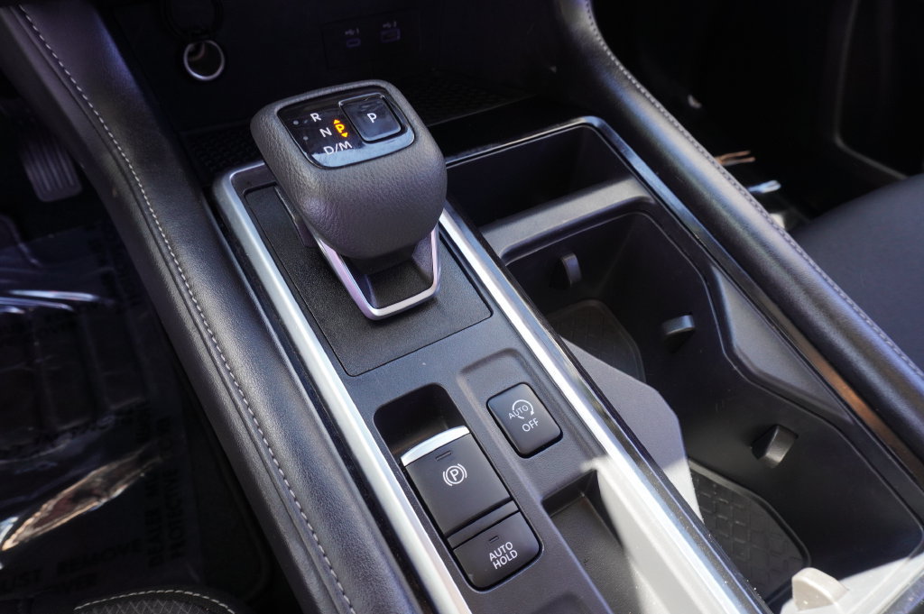 Certified 2025 Nissan Pathfinder SV FWD image 18