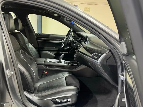 Used 2016 BMW 750i image 14