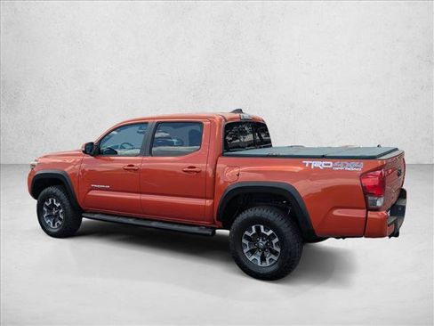 Used 2017 Toyota Tacoma TRD Off-Road w/ Premium & Technology Package AWD/4WD image 7