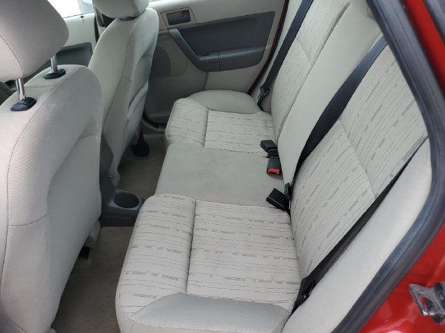 Used 2010 Ford Focus SE FWD image 11