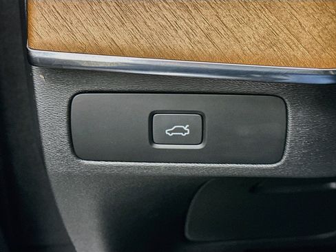Used 2023 Volvo XC90 B5 Plus w/ Protection Package Premier AWD/4WD image 17