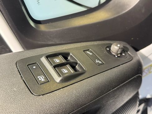 Used 2024 RAM ProMaster 2500 w/ Convenience Group FWD image 8