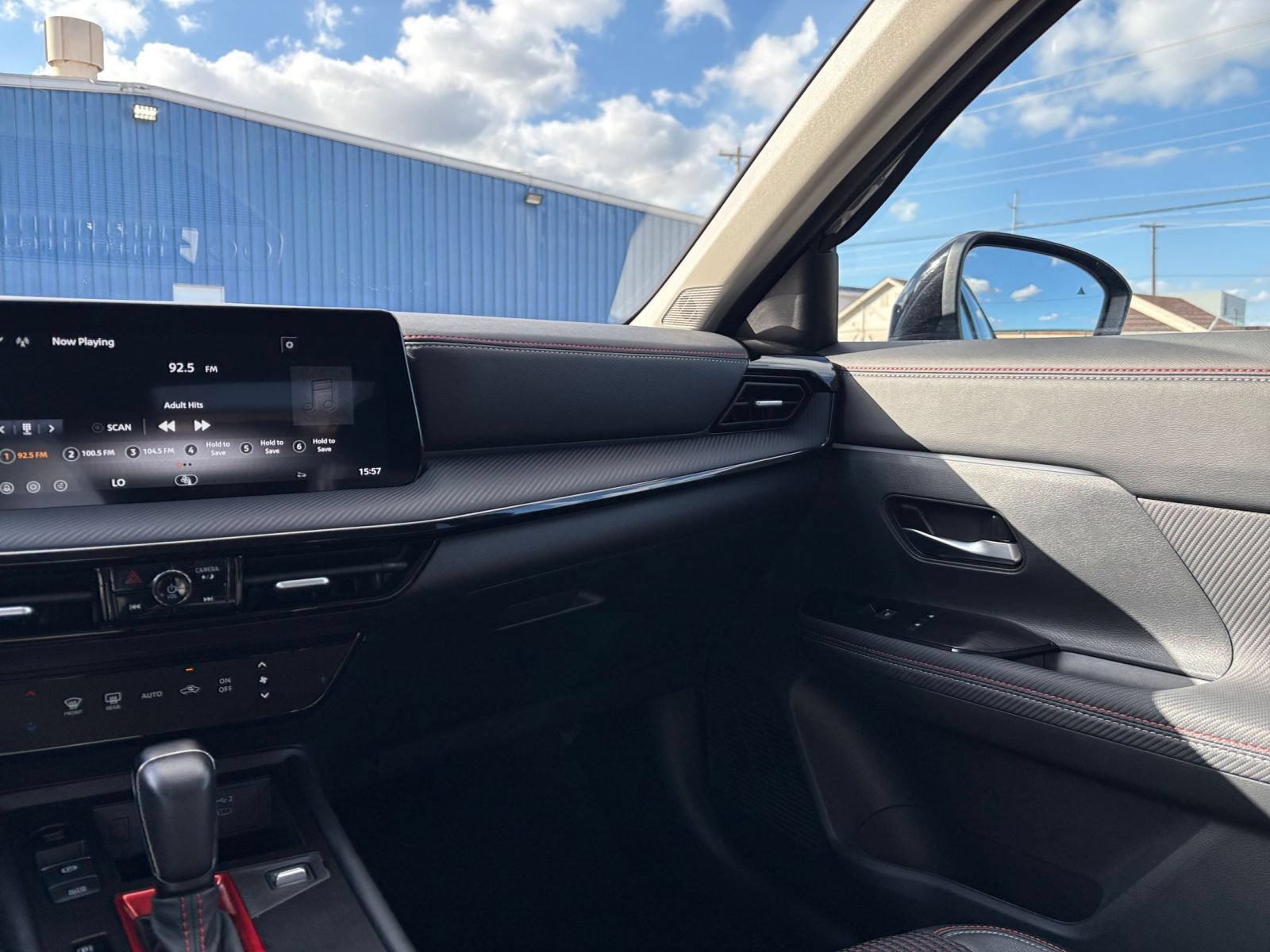 Used 2026 Nissan Kicks SR FWD image 33