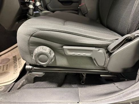 Used 2021 Jeep Wrangler Unlimited Sport AWD/4WD image 13