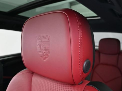 Certified 2026 Porsche Macan Turbo AWD/4WD image 20