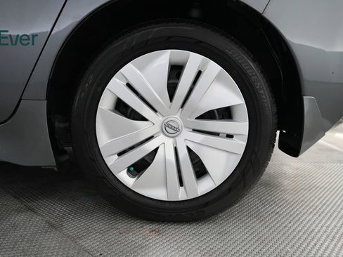 Used 2025 Nissan Leaf S FWD image 9