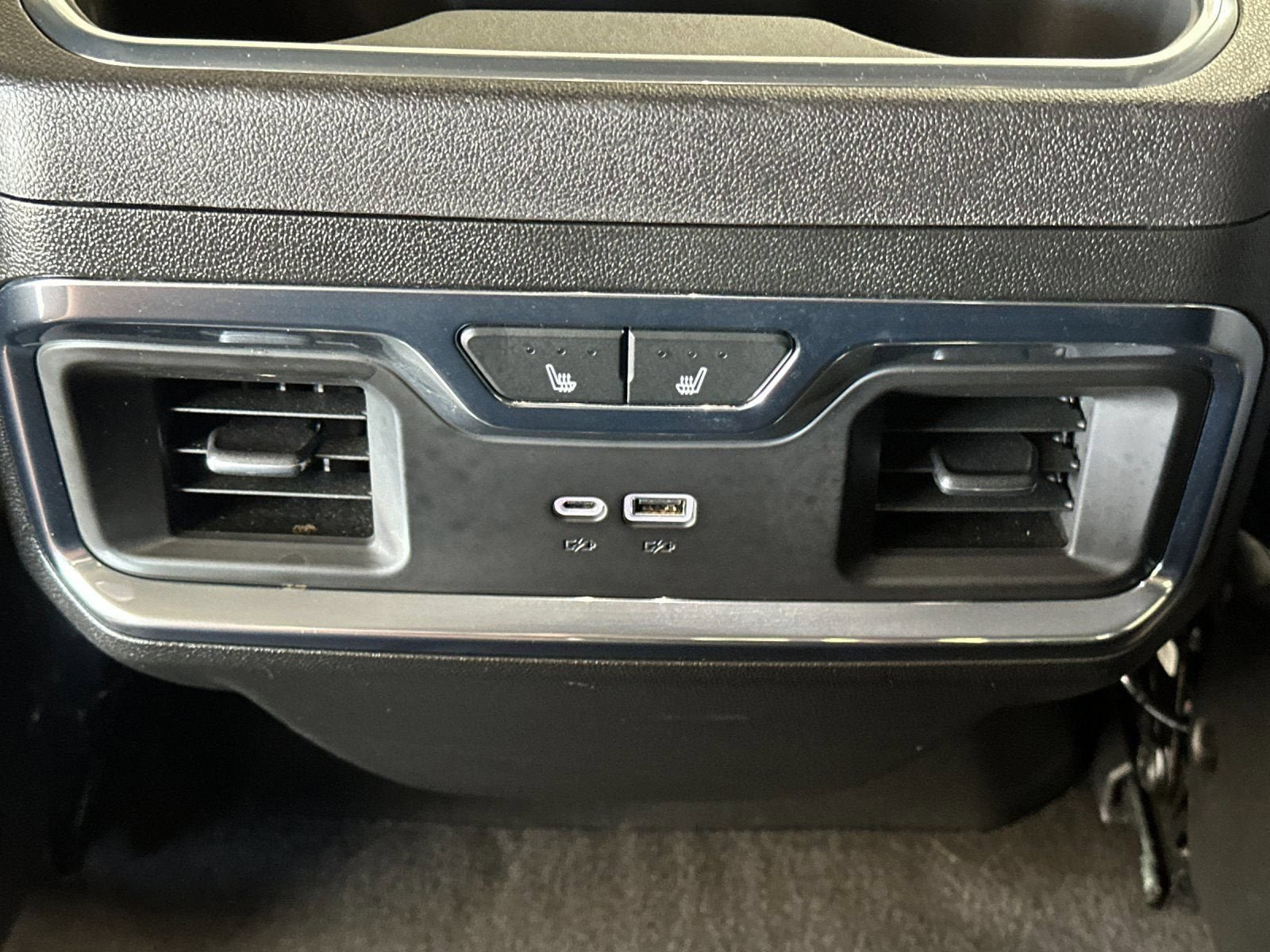 Used 2024 GMC Sierra 1500 Denali AWD/4WD image 13