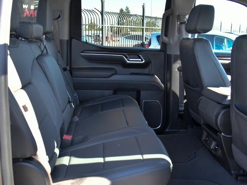 Used 2025 GMC Sierra 1500 SLT AWD/4WD image 48