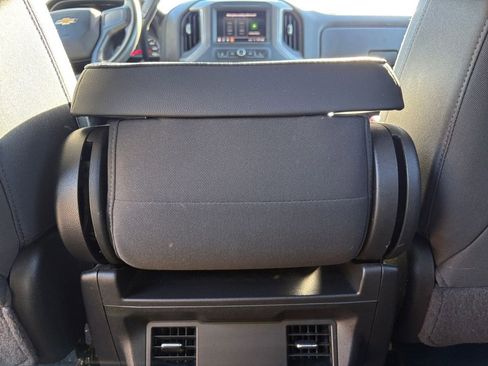 Used 2022 Chevrolet Silverado 1500 Custom image 6