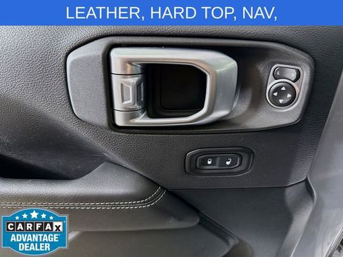 Used 2020 Jeep Gladiator Overland AWD/4WD image 18