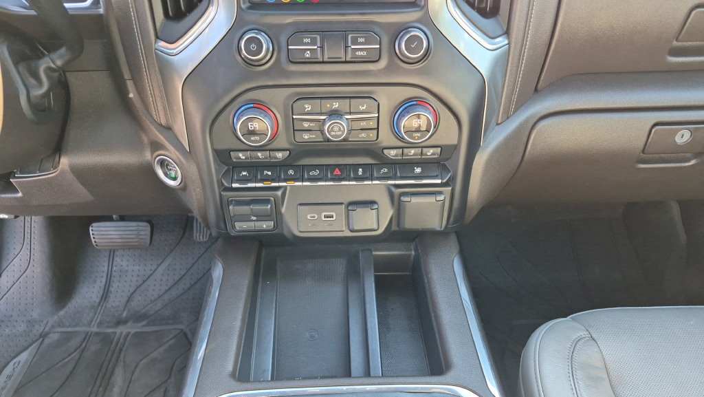 Used 2020 Chevrolet Silverado 1500 LTZ w/ LTZ Texas Edition RWD image 17