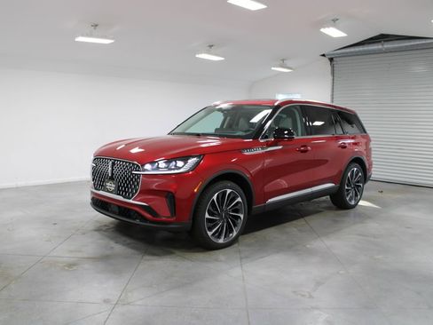 New 2026 Lincoln Aviator Reserve image 3