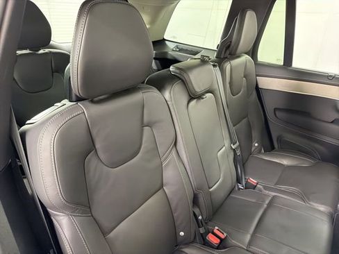 Certified 2025 Volvo XC90 T8 Ultra w/ Protection Package Premier AWD/4WD image 37