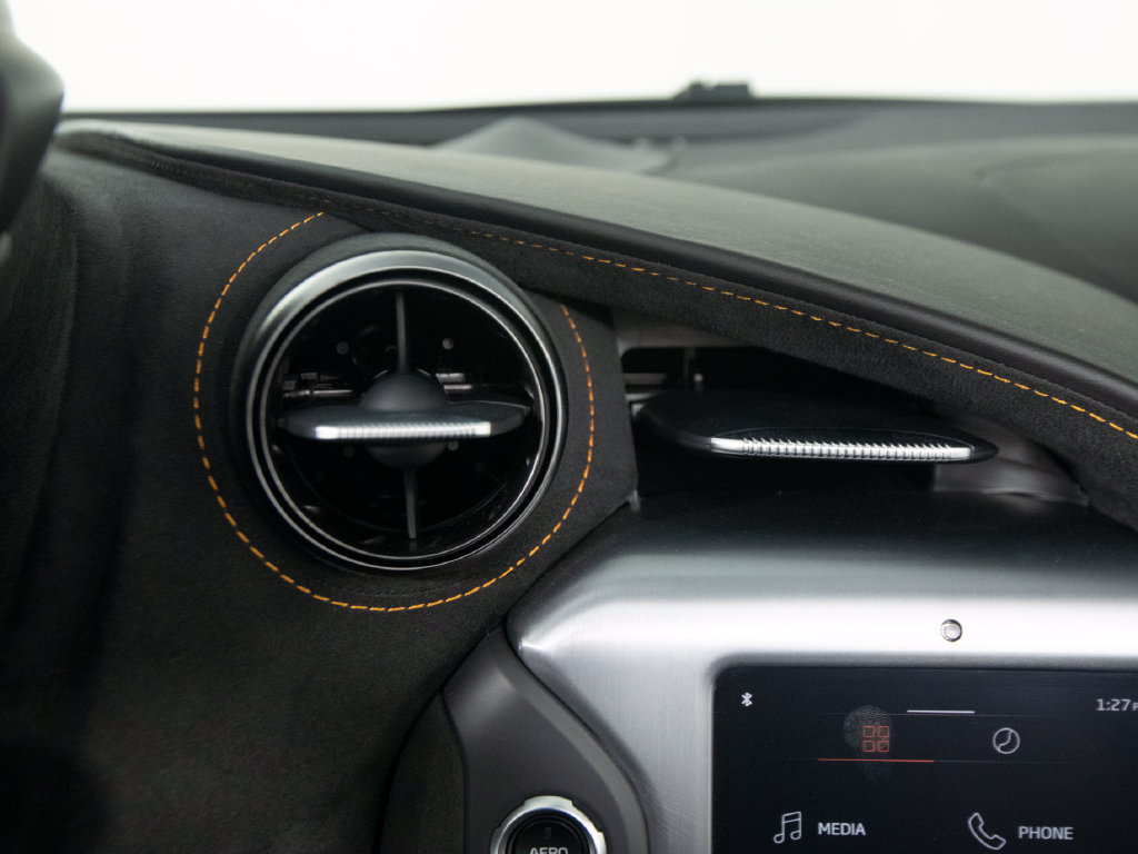 Used 2024 McLaren 750S Spider RWD image 23
