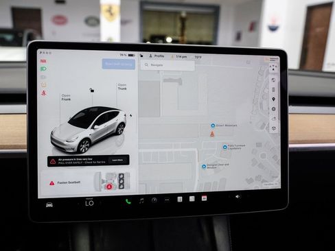 Used 2023 Tesla Model Y Long Range AWD/4WD image 32