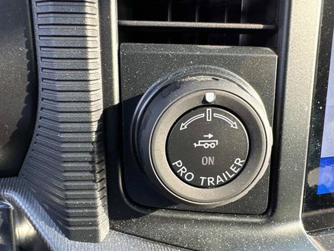 Used 2025 Ford F150 Raptor AWD/4WD image 48