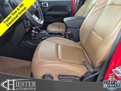 Used 2022 Jeep Wrangler Unlimited Rubicon w/ Cold Weather Group AWD/4WD image 15