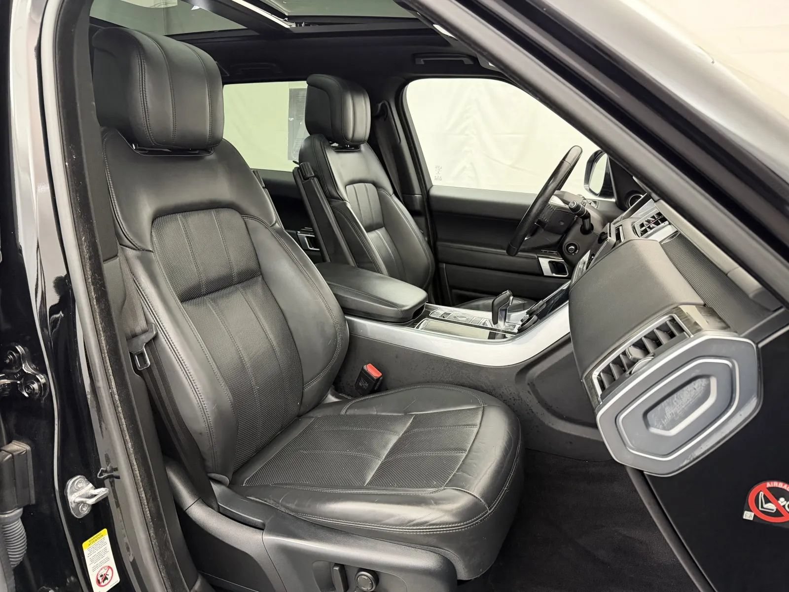 Used 2019 Land Rover Range Rover Sport HSE AWD/4WD image 44