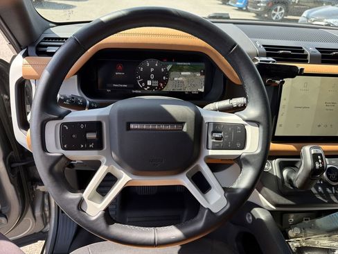 Used 2023 Land Rover Defender 130 X-Dynamic SE AWD/4WD image 21