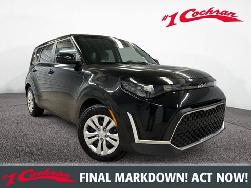 Used 2023 Kia Soul LX FWD image 1