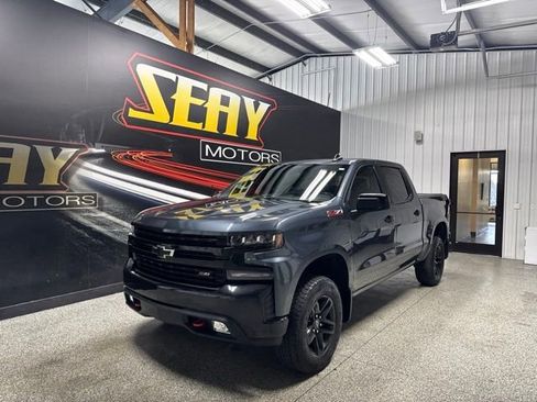Used 2021 Chevrolet Silverado 1500 LT Trail Boss w/ Convenience Package II AWD/4WD image 1