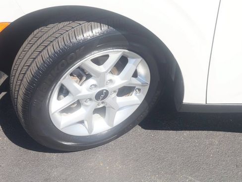 Used 2023 Kia Soul LX w/ LX Technology Package FWD image 9