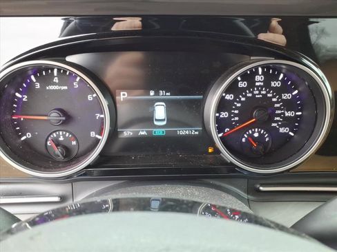 Used 2022 Kia Carnival EX image 20