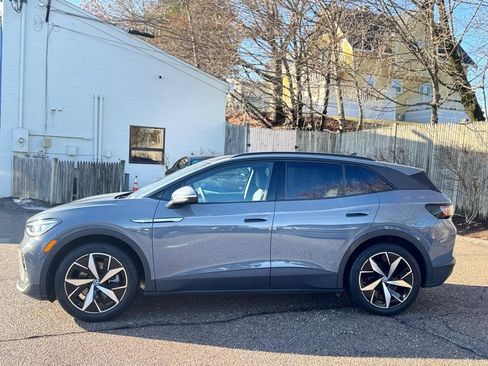 Used 2024 Volkswagen ID.4 Pro S image 3