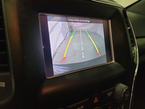 Used 2018 Jeep Grand Cherokee Laredo image 7