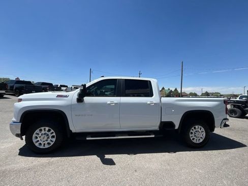 Used 2024 Chevrolet Silverado 2500 LT AWD/4WD image 10