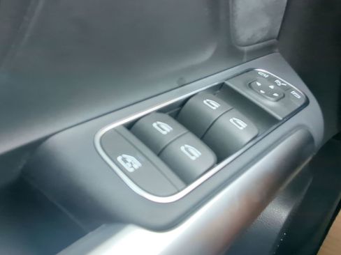 Certified 2025 Mercedes-Benz GLA 250 image 10