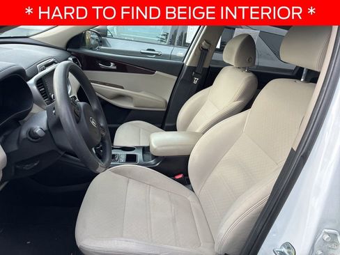 Used 2018 Kia Sorento LX image 6