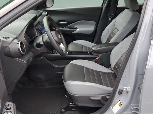 Used 2023 Nissan Kicks SR w/ SR Premium Package FWD image 20