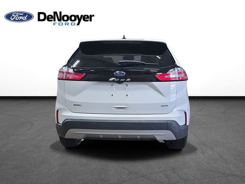Used 2022 Ford Edge SEL image 8
