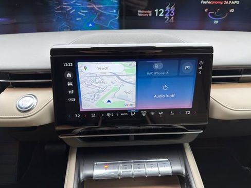 Used 2025 Lincoln Nautilus Reserve w/ Jet Appearance Package image 18