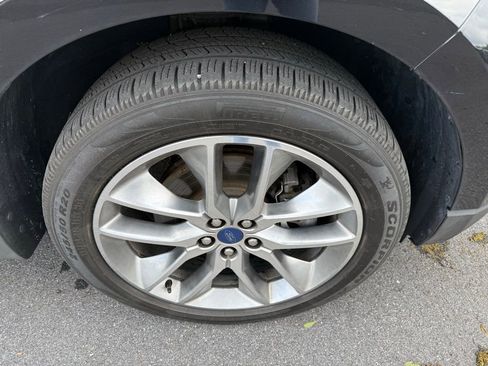Used 2016 Ford Edge Titanium w/ Equipment Group 301A AWD/4WD image 10