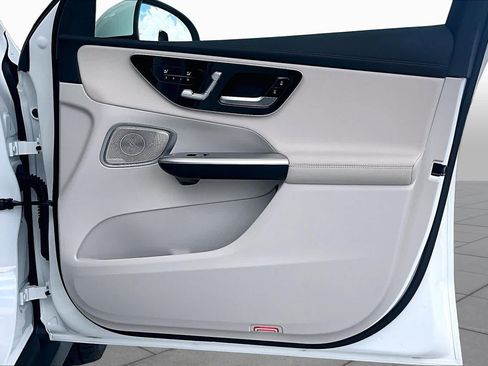 Used 2024 Mercedes-Benz GLC 300 image 20
