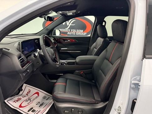 New 2026 Chevrolet Traverse RS image 9