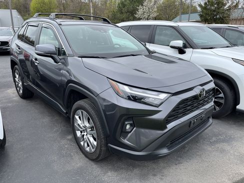 Used 2023 Toyota RAV4 XLE Premium AWD/4WD image 2