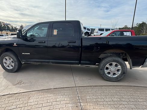 Used 2025 RAM 2500 Big Horn w/ Bed Convenience Group image 11