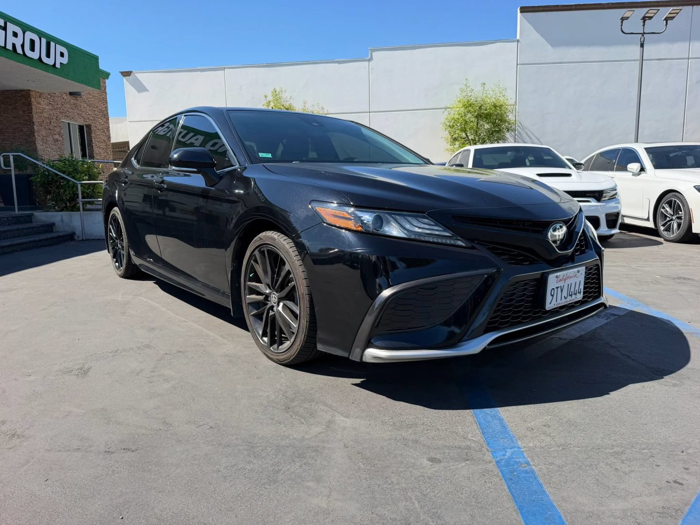 Used 2021 Toyota Camry XSE FWD image 3