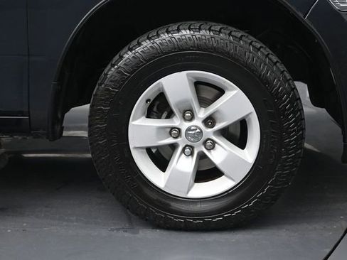 Used 2018 RAM 1500 Express AWD/4WD image 32