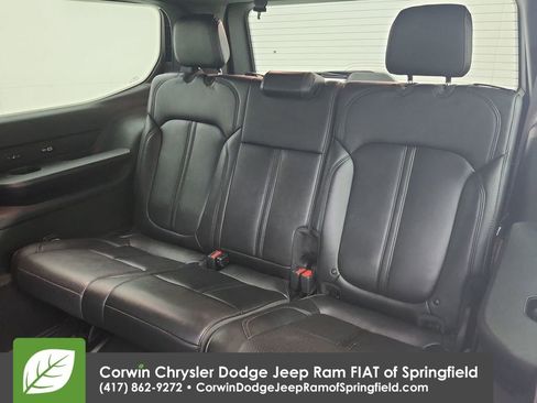 Certified 2024 Jeep Wagoneer Series III image 32