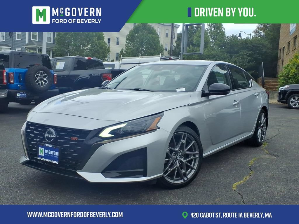 Used 2023 Nissan Altima 2.0 SR FWD image 1