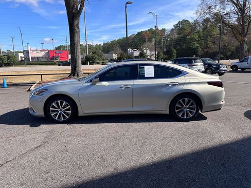 Used 2020 Lexus ES 350 w/ Accessory Package 2 image 7