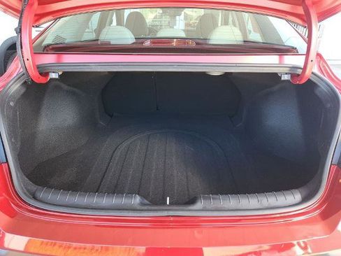 Used 2025 Hyundai Elantra Limited image 13