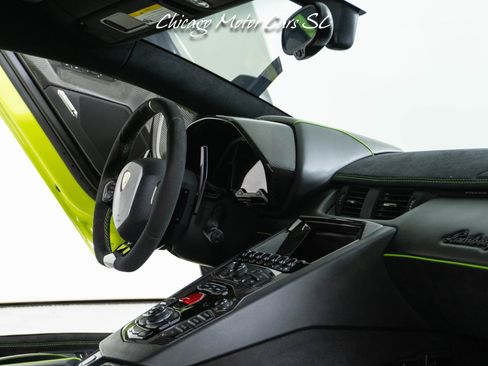 Used 2019 Lamborghini Aventador SVJ AWD/4WD image 34